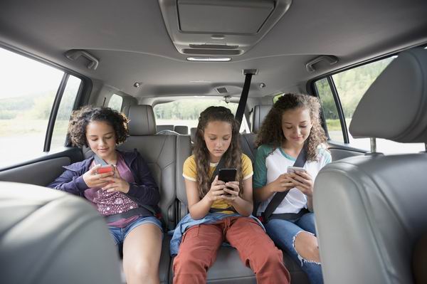 不想靠手机打发漫漫旅途？这里有一些路上可以玩的小游戏