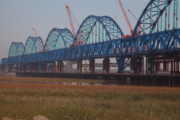 宁夏首条高铁黄河特大桥成桥：银川至西安车程缩短75%以上