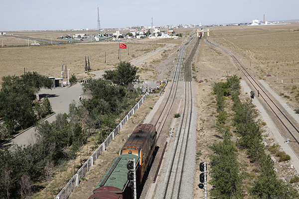 从沙地到沙漠，内蒙古的另一面