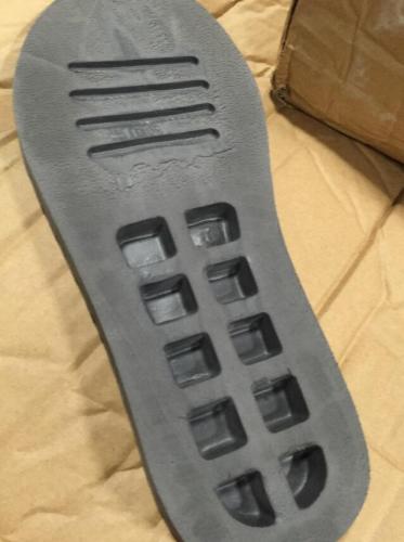 走私1.5万双假冒UGG，这名美国男子可能被判10年监禁