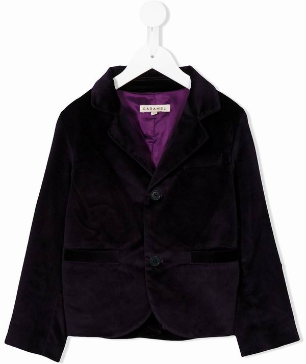 用温暖时髦的丝绒单品，扮靓家里的小公主