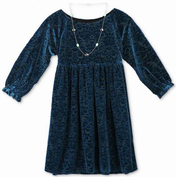 用温暖时髦的丝绒单品，扮靓家里的小公主