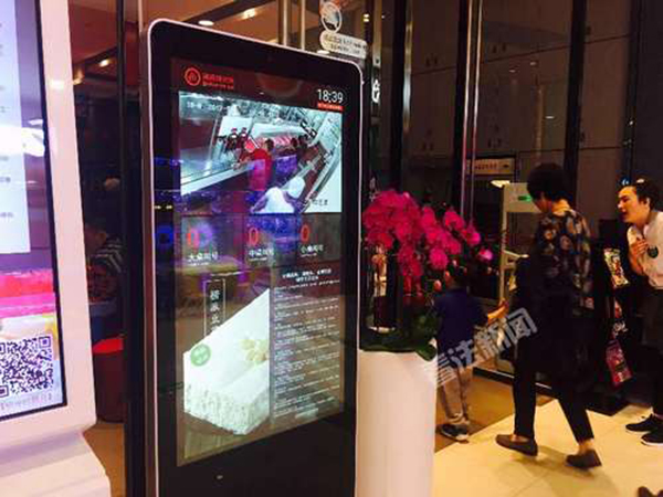 卫生风暴过后的海底捞：多设备直播后厨，欢迎顾客随时参观