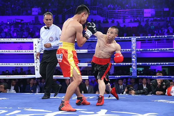 35岁熊朝忠拿下过渡金腰带，中国拳击绝地反击迎来接班人