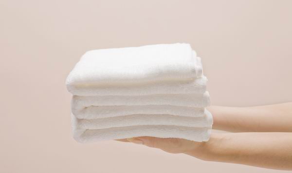 日常接触会不会传播性病，宾馆浴巾、公共马桶到底能不能用？