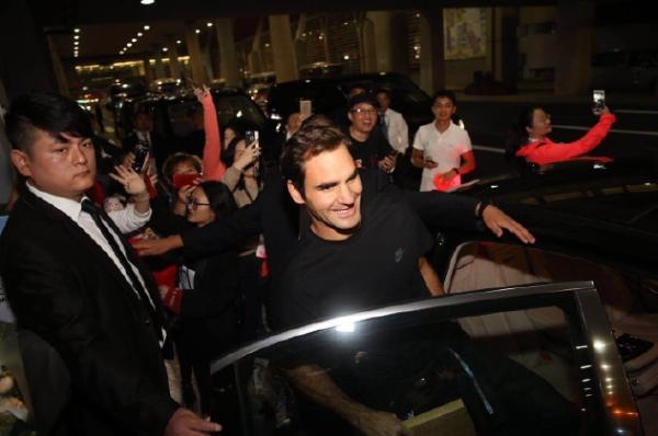 费德勒凌晨抵达上海，老天王还要为年终第一拼一把