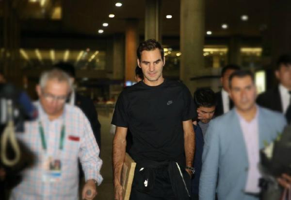 费德勒凌晨抵达上海，老天王还要为年终第一拼一把