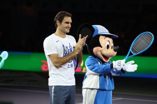 难得一见！费德勒上演瑞士老年迪斯科，重返上海目标夺冠