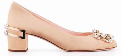 风靡一时的珍珠单品，并非少女的专利