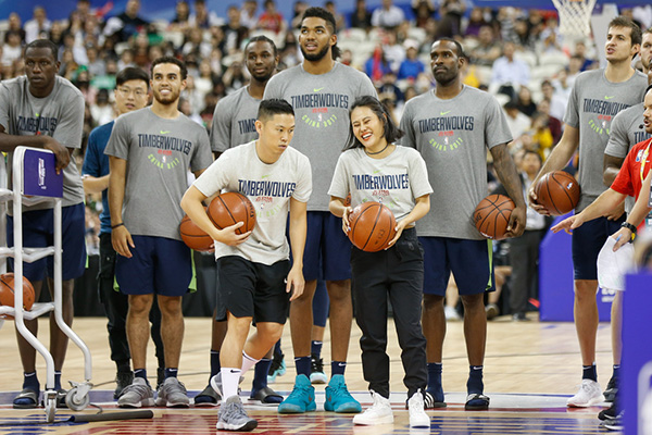 特写｜票价炒高5倍还一票难求，火爆中国赛都要感谢库里吗