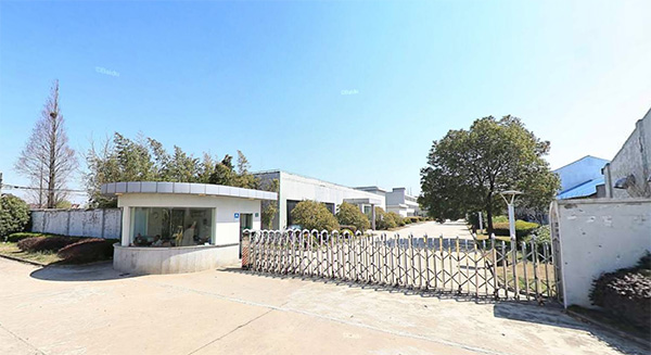 宝武集团拟出让资不抵债的新华钢铁，90%股权作价5万元