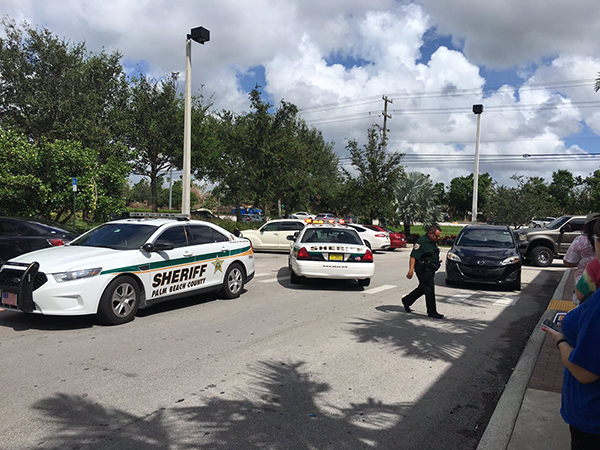 麦当劳重推四川辣酱引爆全美：千人排队，冲警察喊口号要辣酱