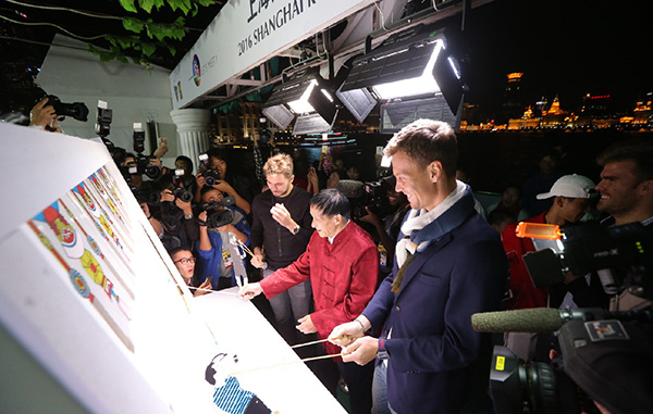 网球混搭外滩美景，这是一份属于上海大师赛的靓丽