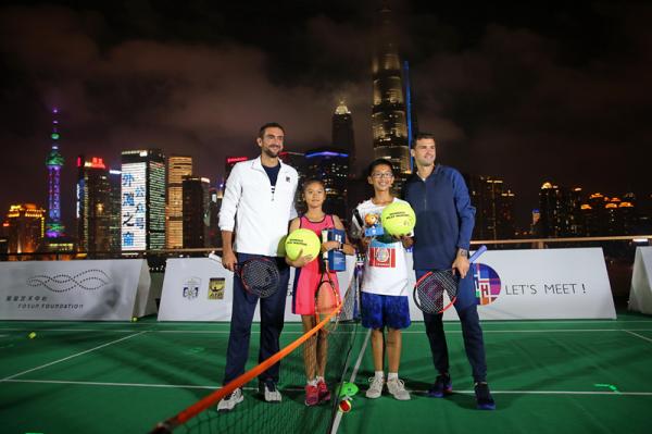 网球混搭外滩美景，这是一份属于上海大师赛的靓丽