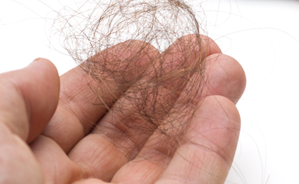 5岁女童胃肠里取出巨大毛团，竟因爱“吃”头发