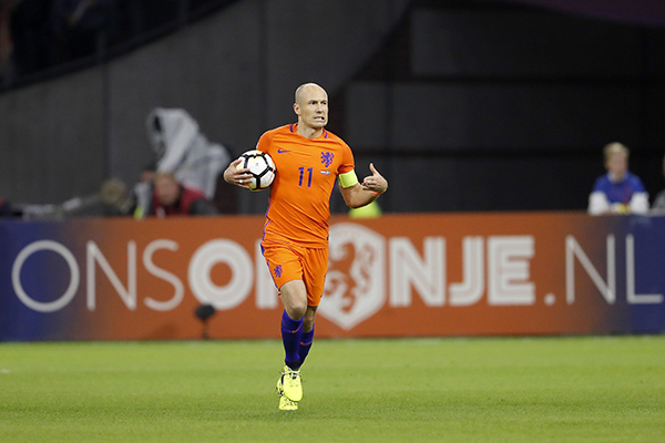 世界杯参赛球队确定19个了，可惜没有荷兰，没有罗本