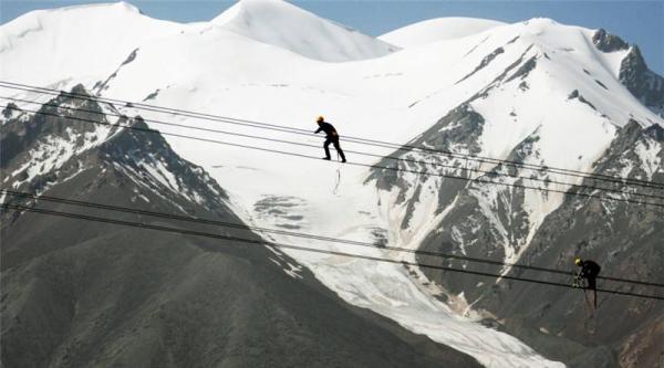 “电力天路”冻土基础持续保持稳定，可确保今冬向西藏供电