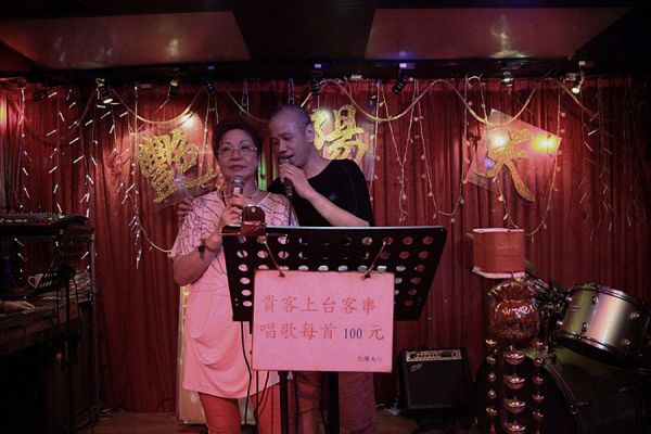 香江忆旧——叮叮车、避风塘和上环