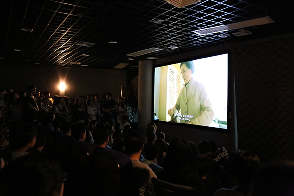 纪录片《我只认识你》：隐匿于日常的生死