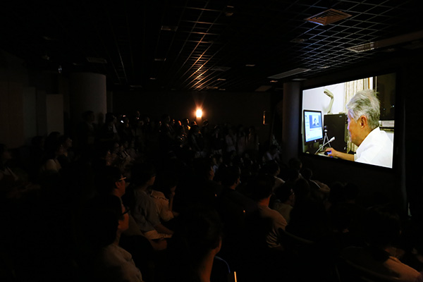 纪录片《我只认识你》：隐匿于日常的生死