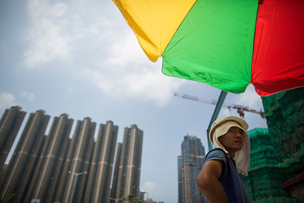 香港计划更改210幅土地规划增加住宅供应，七成是公营房屋