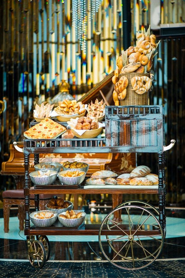 澳门边走边吃，从米其林吃到老字号