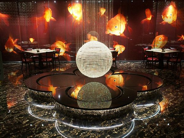 澳门边走边吃，从米其林吃到老字号