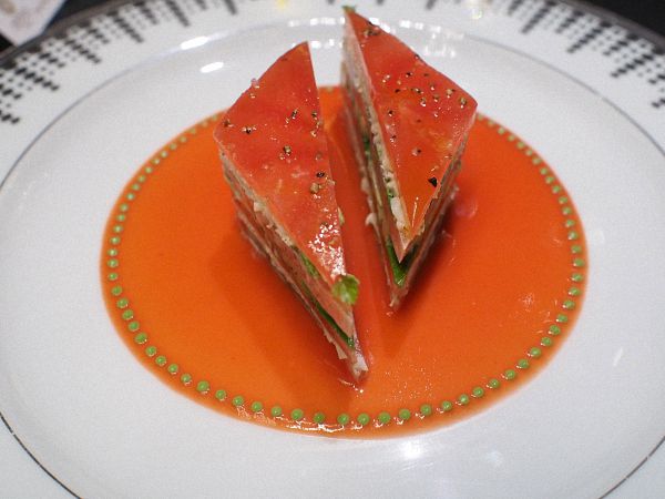 澳门边走边吃，从米其林吃到老字号