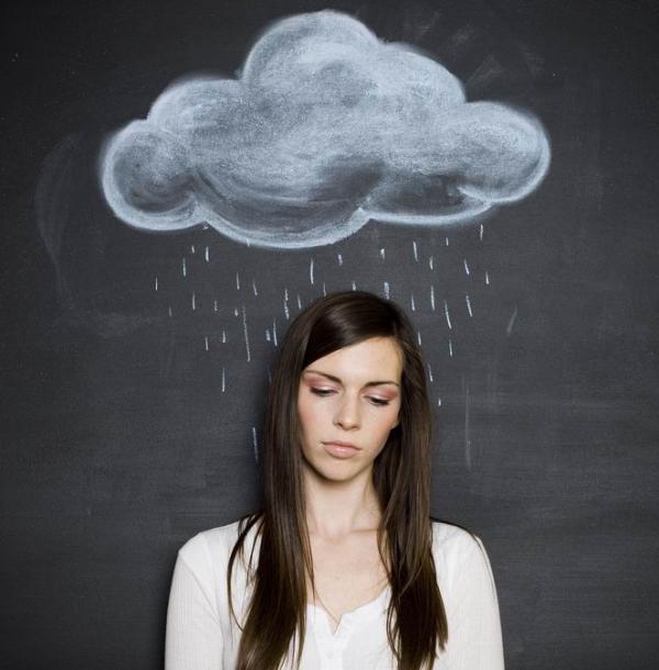 为何一下雨就容易头痛？降温、阴天、情绪低落，都可能是诱因