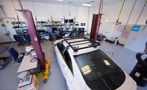 英特尔为自动驾驶汽车定了套安全规则：避免在交通事故中背锅