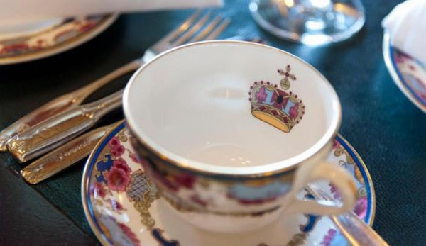 英国人是怎么成为最爱喝茶的老外的？