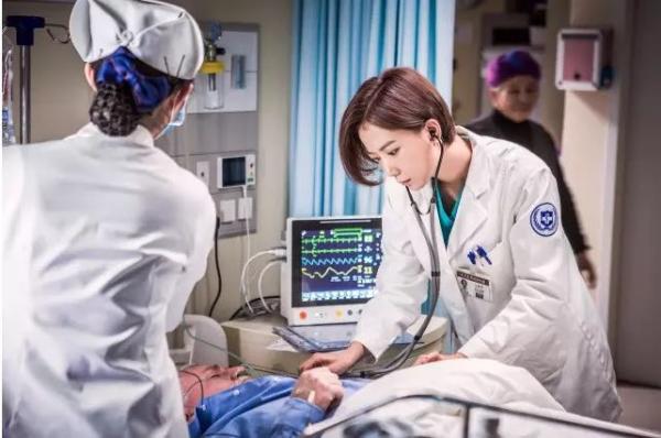 郑晓龙：拍职业剧很有意思，老拍婆婆妈妈没意思