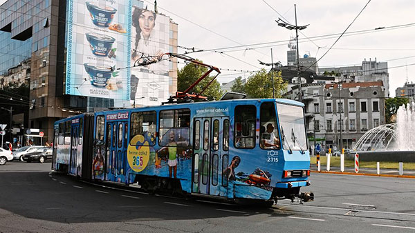 在塞尔维亚，一个火车司机要撞死20个人？