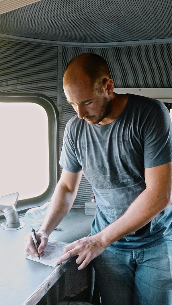 在塞尔维亚，一个火车司机要撞死20个人？