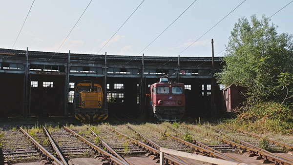 在塞尔维亚，一个火车司机要撞死20个人？