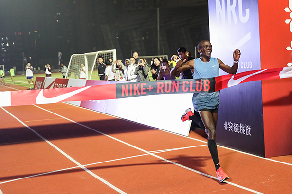 他是马拉松赛道的博尔特，基普乔格要替人类打破2小时束缚