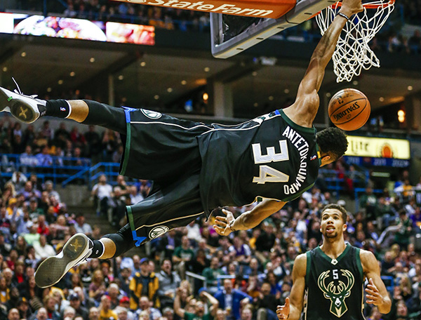 杜兰特+詹姆斯的结合体，全世界都在花式吹“字母哥”