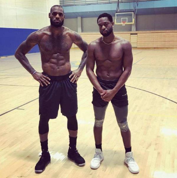 韦德主动要求打替补了，这些年他只做了一件事：牺牲