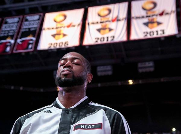 韦德主动要求打替补了，这些年他只做了一件事：牺牲