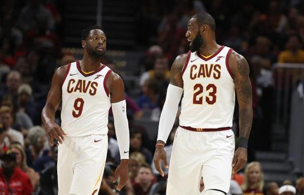 韦德主动要求打替补了，这些年他只做了一件事：牺牲