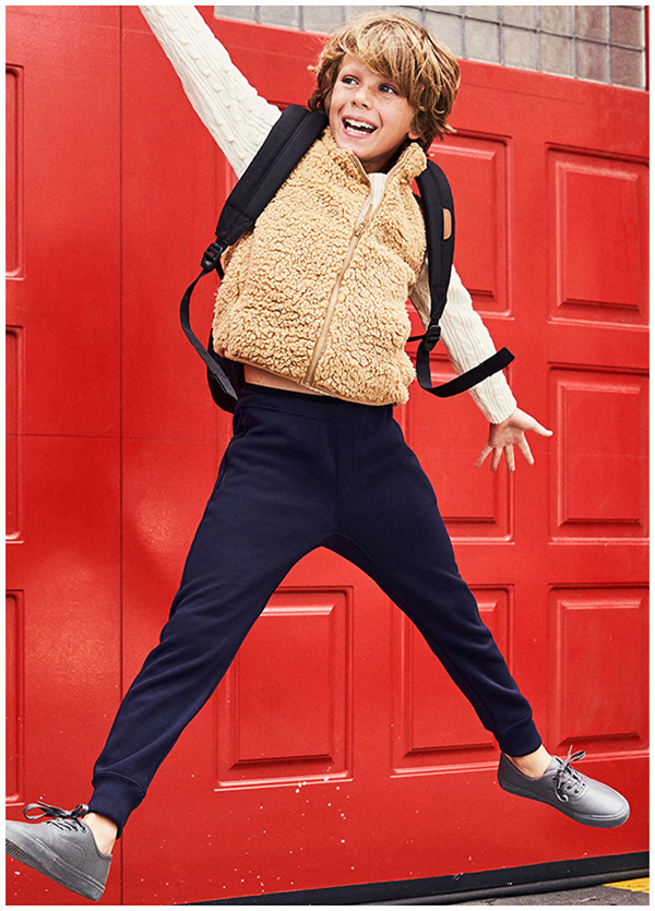 忽冷忽热的秋季，这些拉链衫最适合好动的孩子穿着