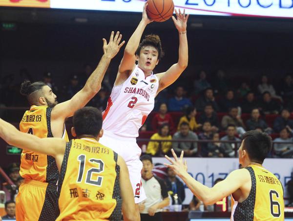 这一夜我们被丁彦雨航刷屏，这个“小牛外援”跑CBA来干嘛