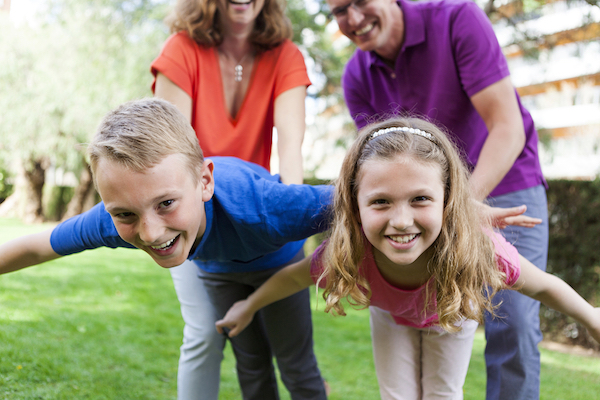 孩子也许并不像看上去的那么开朗，如何关注孩子的情绪