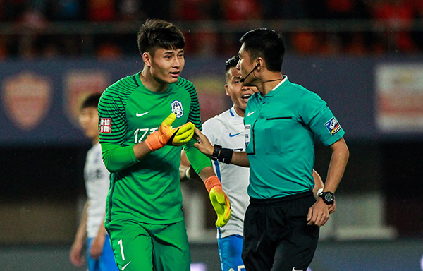 中超“年度最佳”评选引球迷吐槽：只吹了一场的裁判都能入选