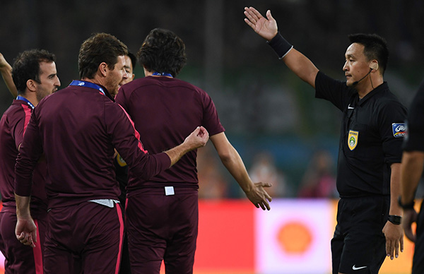 中超“年度最佳”评选引球迷吐槽：只吹了一场的裁判都能入选