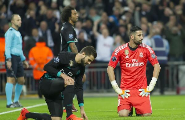 看着皇马替补席的少年，这都是和巴萨怄气的冲动消费啊