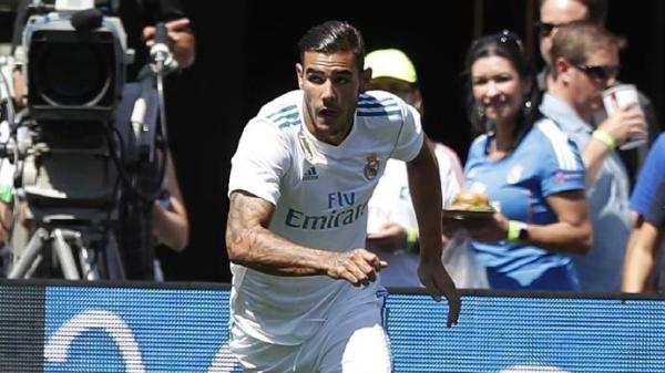 看着皇马替补席的少年，这都是和巴萨怄气的冲动消费啊