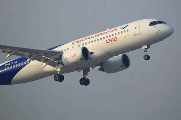 国产C919客机进行第三次试飞，向着成功一步步迈进