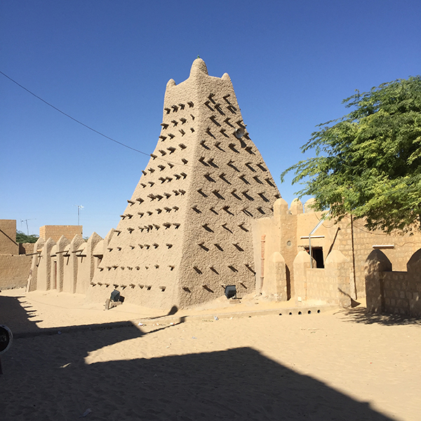 与游牧民族同住是什么感受？跟随作家莫里森深入摩洛哥山地