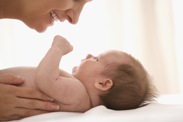 别错过！不会说话的宝宝用这样的方式表达对你的爱